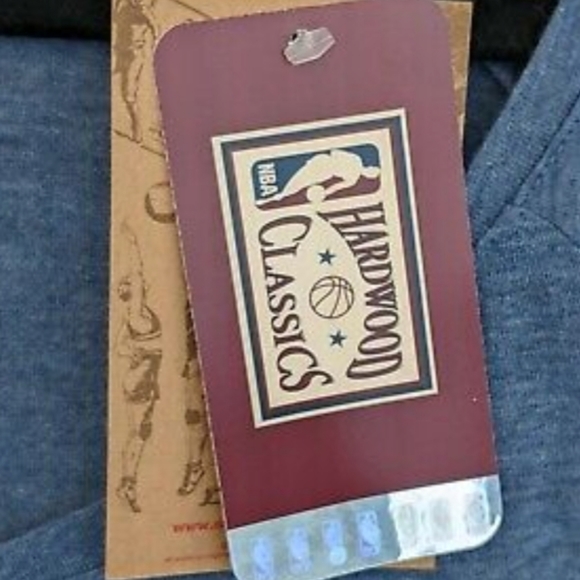 NWT Women's Dallas Mavericks Mitchell & Ness V-Neck T-shirt - Picture 4 of 6